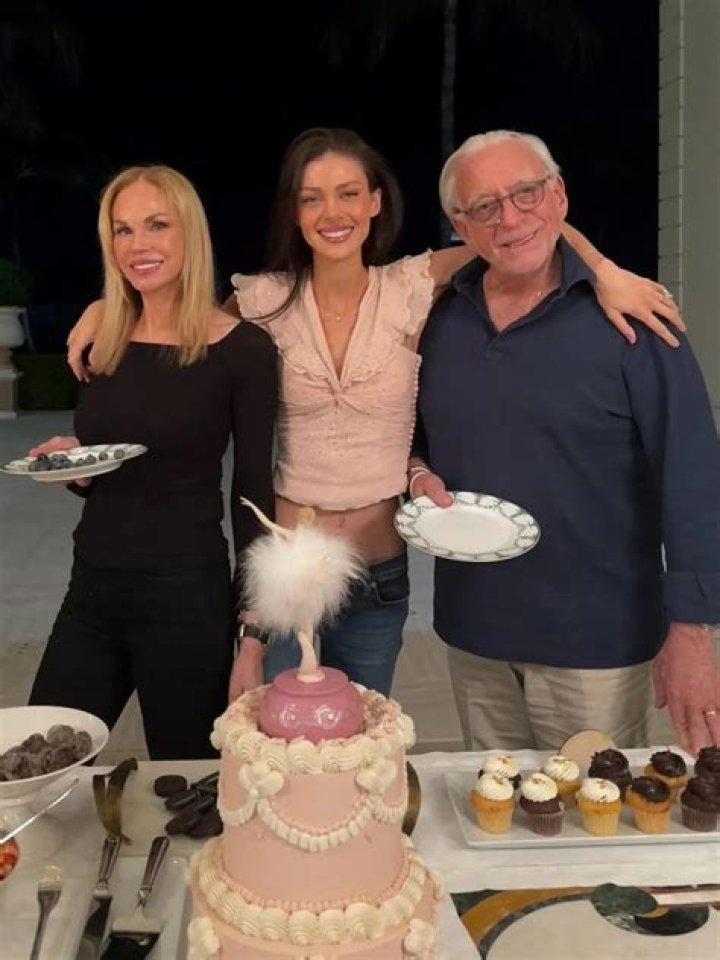 Discover The Enchanting World Of Claudia Heffner Peltz: Hollywood's Rising Star