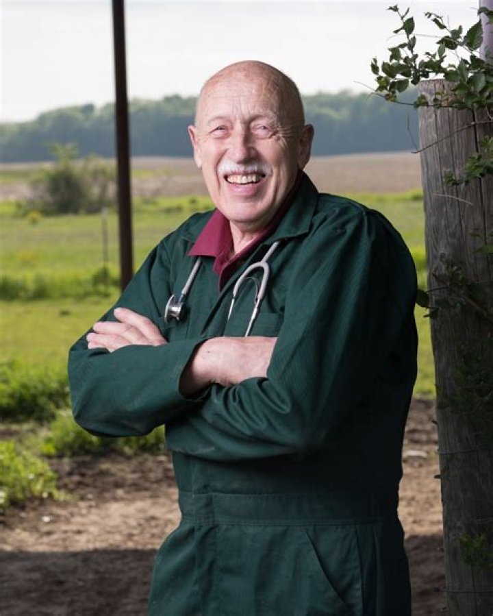 Dr. Jan Pol's Retirement: A New Chapter In Veterinary History