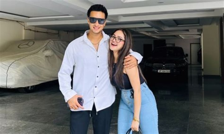 Exploring The Relationship Status Of Abhishek Upmanyu: Who Is His Girlfriend?