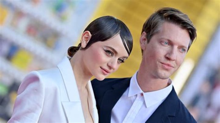 Joey King's Height: How Tall Is The "Kissing Booth" Star?