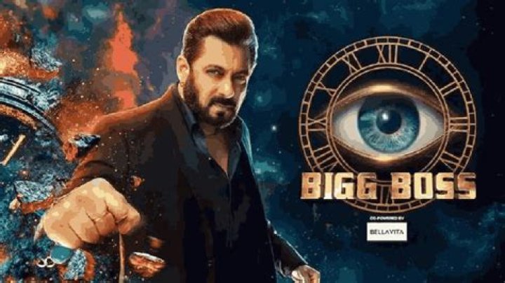 Latest Scoop: Ayesha Khan's Age In Bigg Boss 17 Revealed!