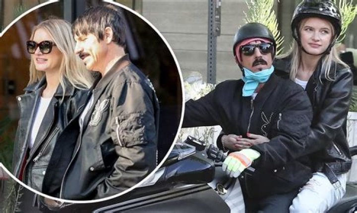 Unveiling The Love Life Of Anthony Kiedis: Who Is He Dating?
